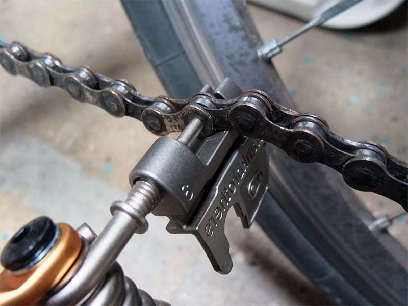 Разъединение цепи велосипеда
