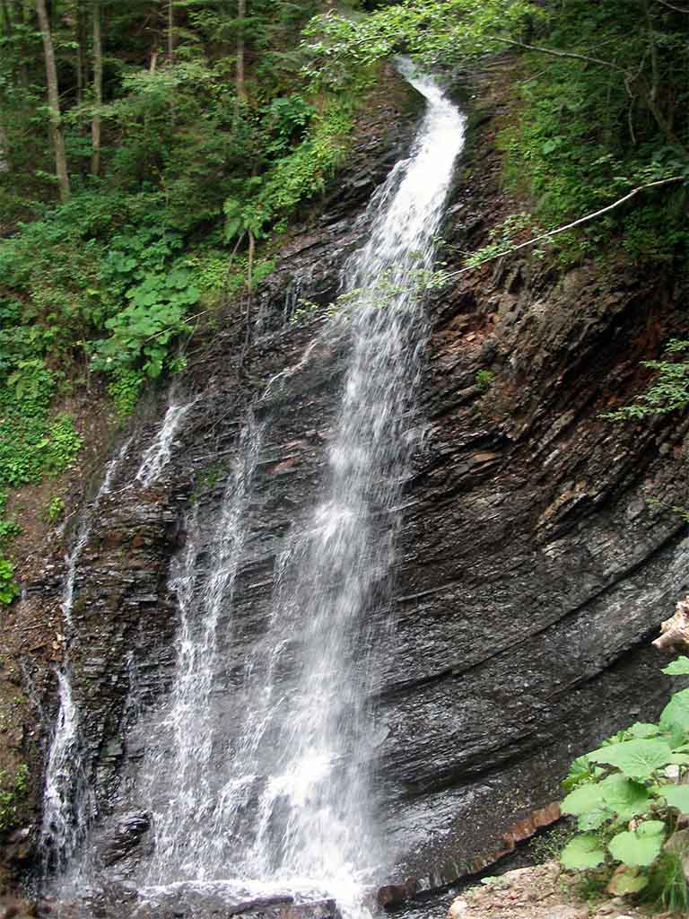 Водопад Женецкий Гук
